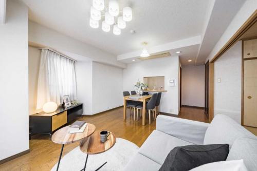 リビング・ダイニング：・家具・調度品は販売価格に含まれておりません