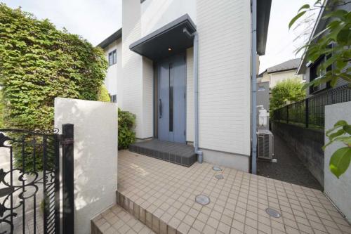 リビング：・家具・調度品等は販売価格に含まれておりません