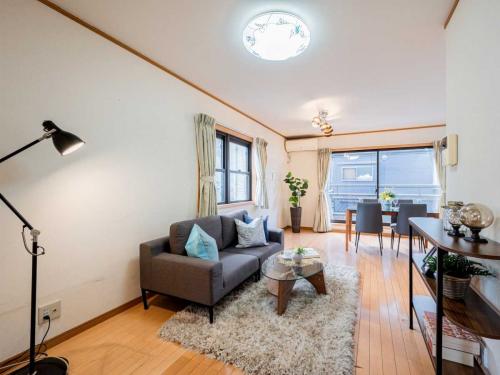 リビング：・家具・調度品等は販売価格に含まれておりません