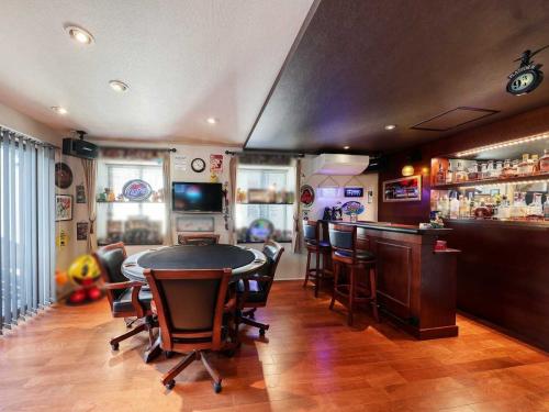 洋室：1階　約12.0帖