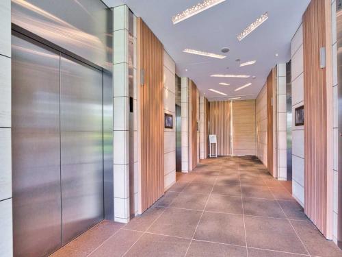 エレベーターホール（撮影年月：2025年08月）