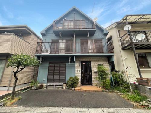 外観：南側前面道路から