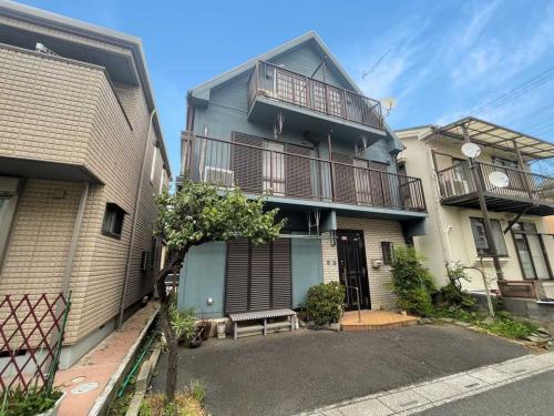 外観：南側前面道路から