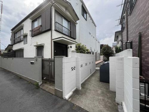 外観：手前は貸家部分