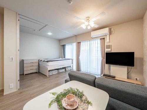 リビング・ダイニング：奥は約5.0帖の洋室