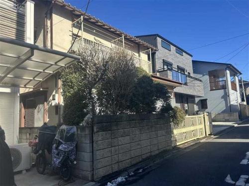 現地（古家あり）：写真左側(撮影年月：2026年02月)