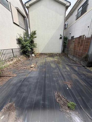 現地:北側の裏手部分(撮影年月:2026年06月) 現地:北側の裏手部分(撮影年月:2026年06月)