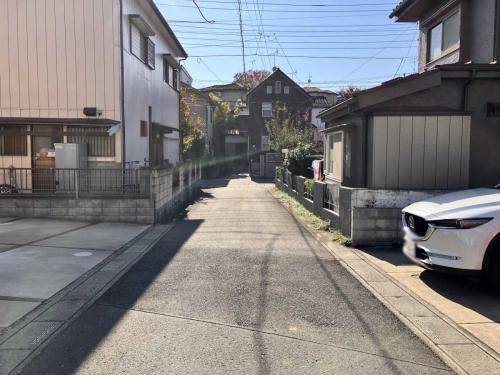 前面道路(撮影年月:2025年11月) 前面道路(撮影年月:2025年11月)