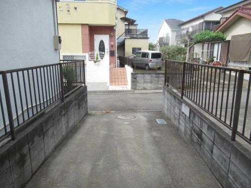 駐車場（撮影年月：2025年10月）