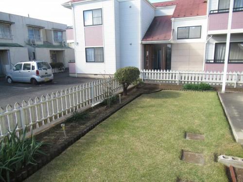 庭（撮影年月：2025年11月）