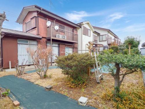 現地(古家あり):庭から建物を望む 現地(古家あり):庭から建物を望む