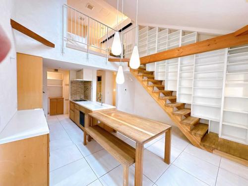 ダイニングキッチン：家具調度品は価格に含まれません（撮影年月：2025年08月）