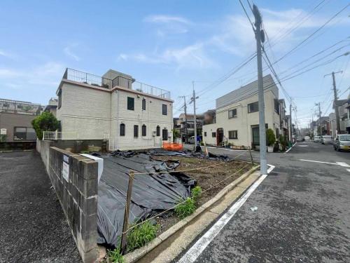 現地:全2区画(写真正面)(撮影年月:2026年07月) 現地:全2区画(写真正面)(撮影年月:2026年07月)