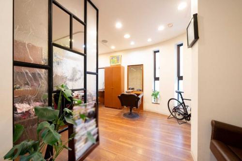 店舗（1階 美容室）(撮影年月：2026年02月)