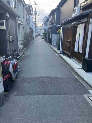 前面道路(撮影年月：2026年01月)