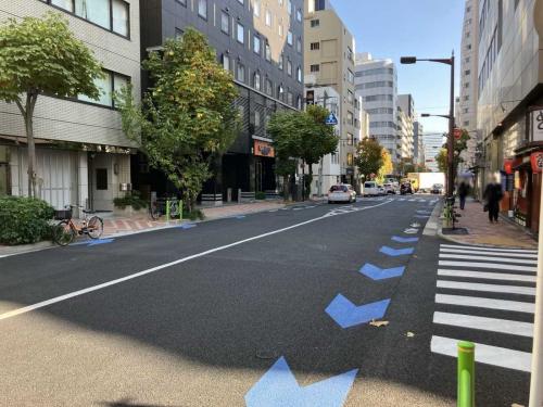 前面道路(撮影年月：2025年12月)