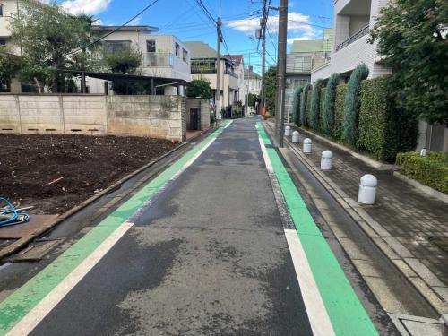 前面道路（撮影年月：2025年11月）