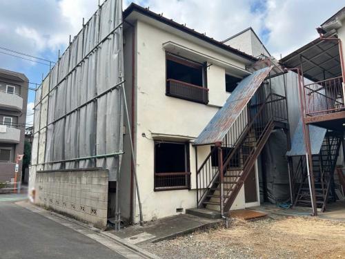 現地（古家あり）：全4区画（古家解体中）(撮影年月：2026年02月)