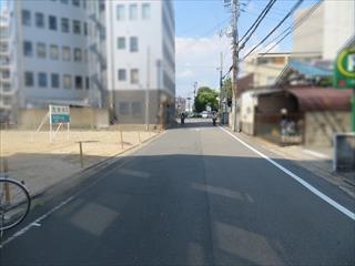 東側道路