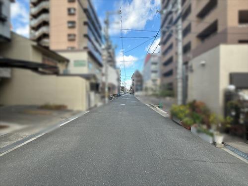 前面道路・南側から撮影