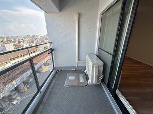 東側バルコニー