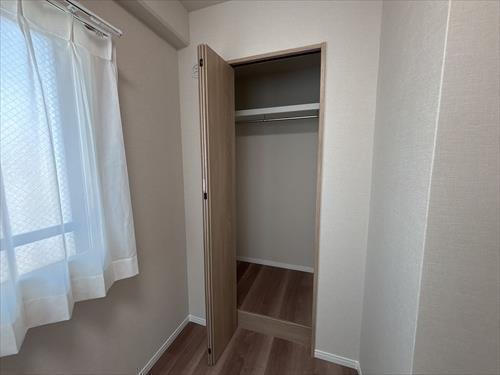 洋室約4.2帖（収納）