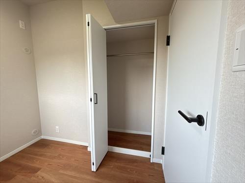 洋室約5.4帖（収納）