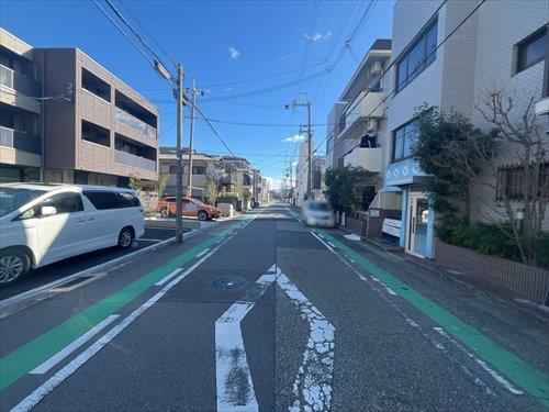 前面道路（西側から東側）