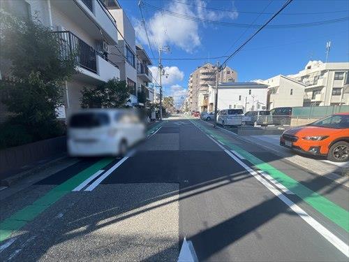 前面道路（東側から西側）