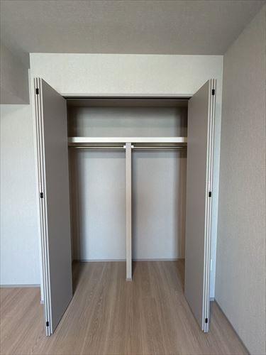 洋室（１）クローゼット