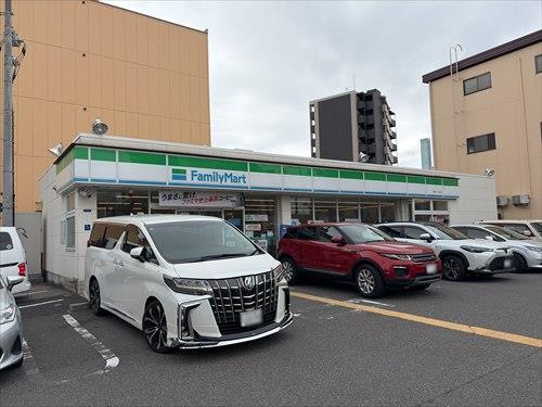 ファミリーマート桑津一丁目店　570ｍ