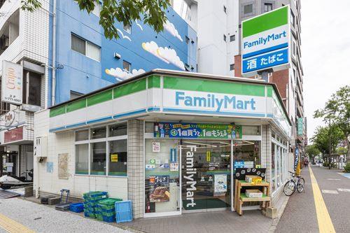 ファミリーマート荒戸二丁目店（350ｍ）