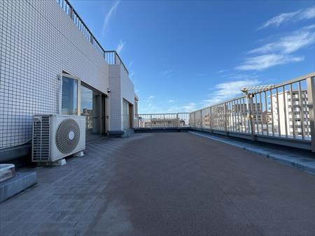 ルーフバルコニー