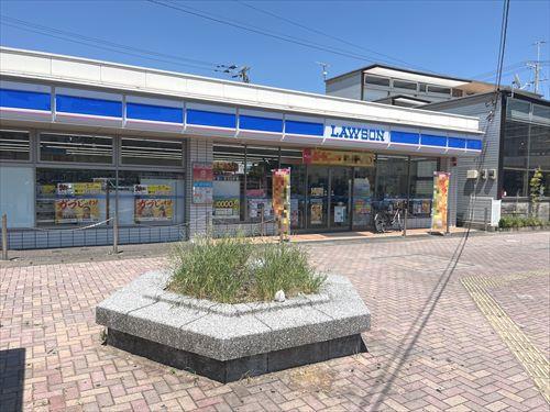 ローソン小郡駅前店まで180ｍ
