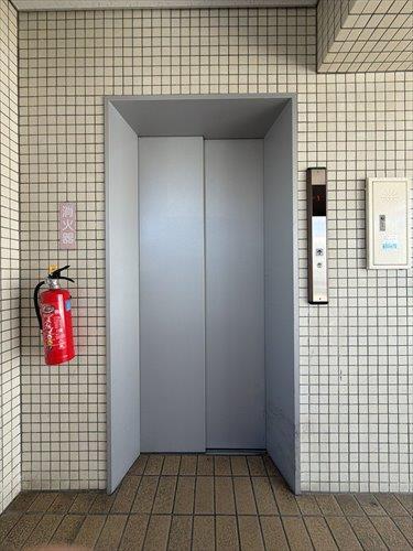 共用エレベーター
