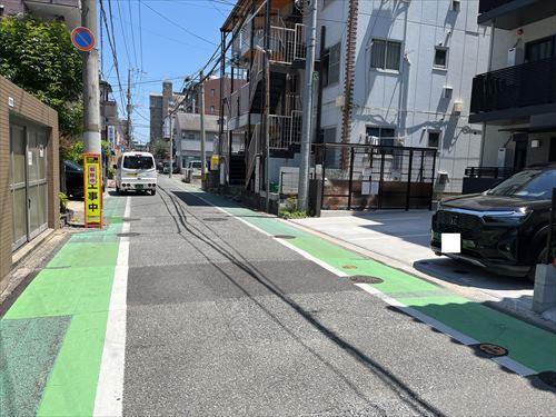 北西側前面道路