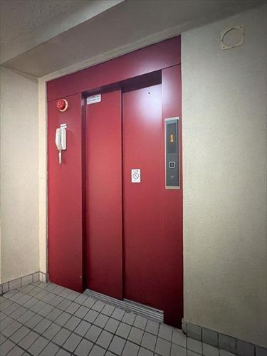 共用エレベーター
