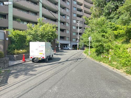 南側前面道路（東方向）