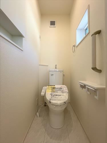 トイレ　２階