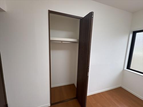 洋室　約５帖　クローゼット