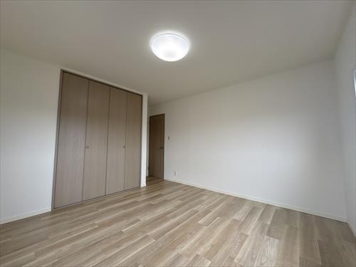 洋室　約８．５帖