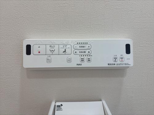 トイレ　２F　温水洗浄便座　リモコン