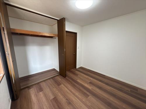 洋室　5.2帖　南西側