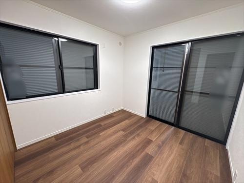 洋室　5.2帖　南西側