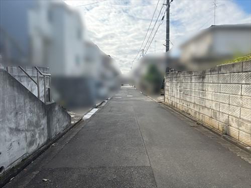 現地前面道路写真（2025年11月撮影）