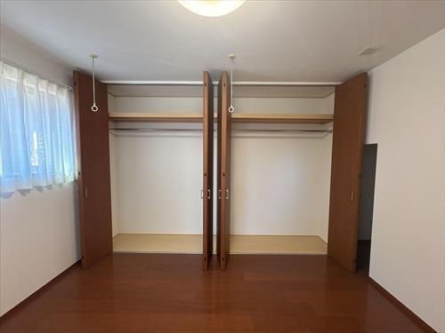 洋室　6.7帖　クローゼット