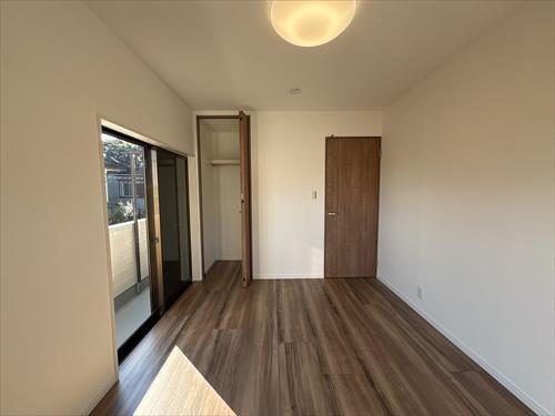 洋室　6.0帖　南東側