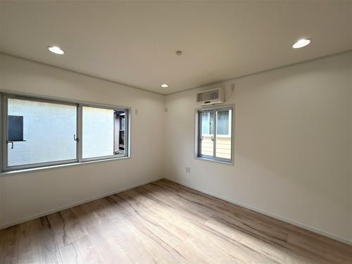 洋室　2階（南西側）