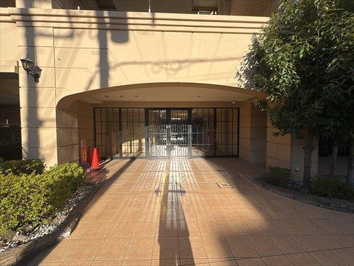 エントランス前