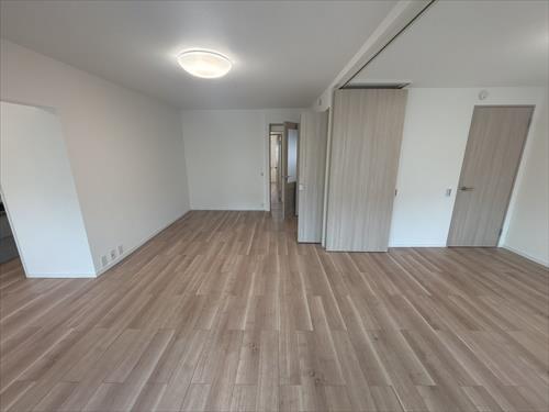 LDK(約17.5帖)洋室(約6.0帖)